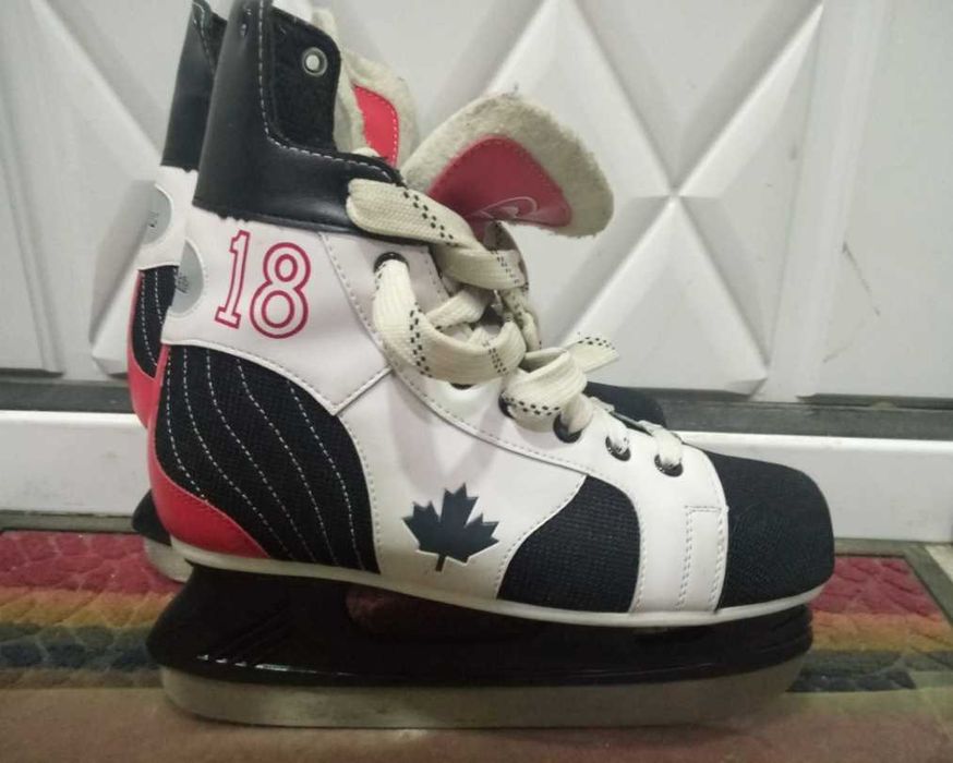 Продаются мужские коньки, 41 размер.