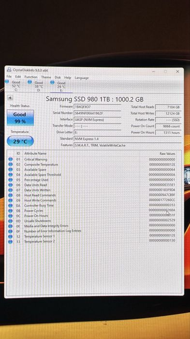 HDD NVME  samsung 980pro kingston 1TB, cu 99% sau 98% sănătate rămasă.