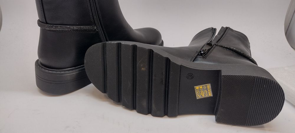 Дамски зимни боти. Чисто нови с мека вълнена подплата, 39 номер.