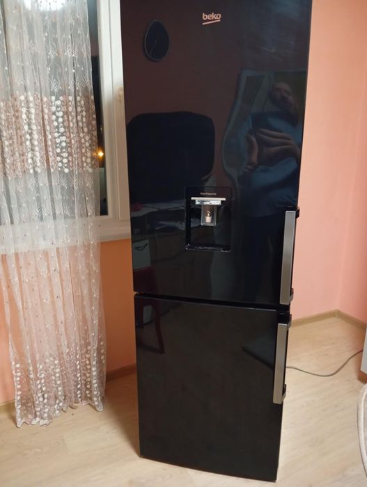 Хладилник Bekо с фризер