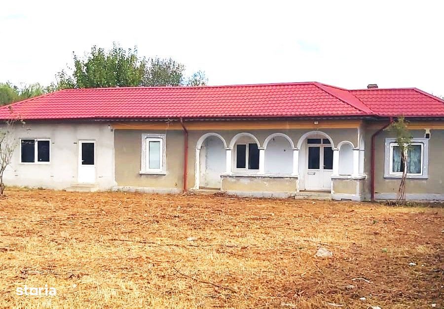 Casă 5 camere + teren 2.800 mp, deschidere 37 m | Gostinari