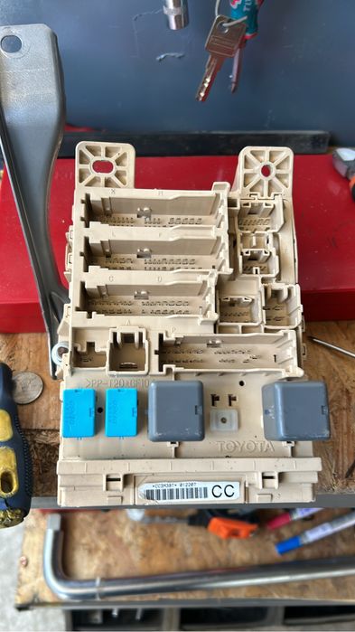 Блок предохранители Лексус Рх ( Lexus Rx )