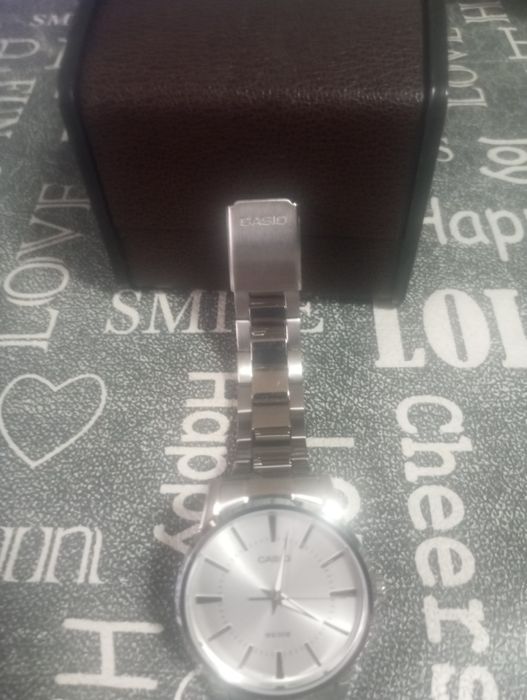 Продам часы CASIO