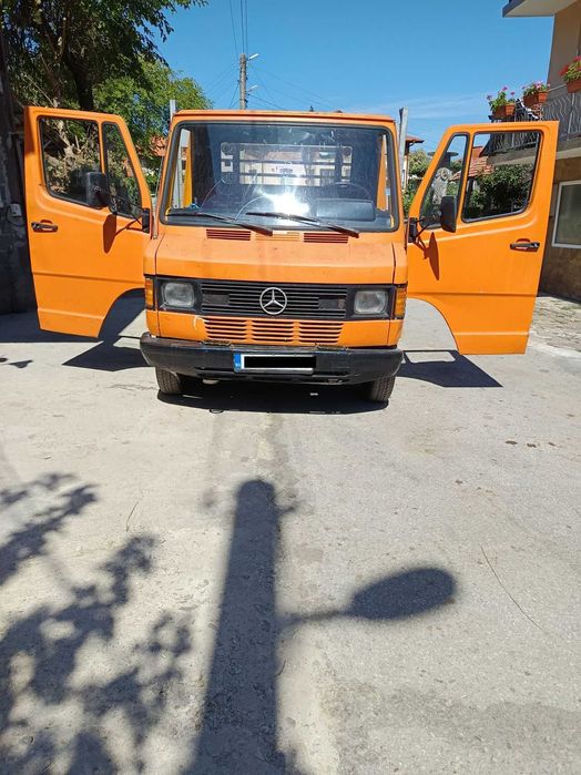 Камион Мерцедес 407 Д