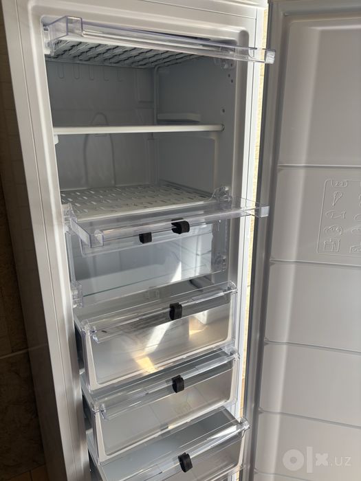 [НОВЫЙ] Морозильная камера Indesit DSZ 4150