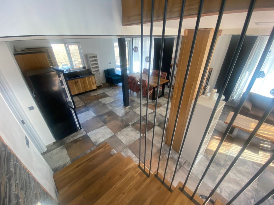 Дава се под наем Къща в Варна, Бриз - 295 кв.м за 918 € - Снимка #2