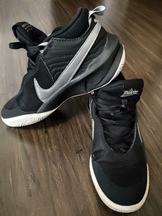 Vând Adidași Nike