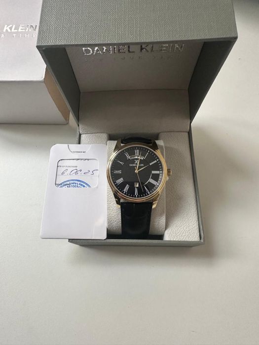 Часы Daniel Klein