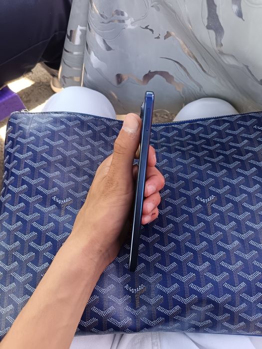 Honor telafon zaryati uzoga yetadi.