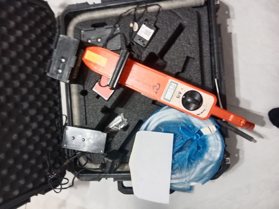 Holiday detector SPY 785