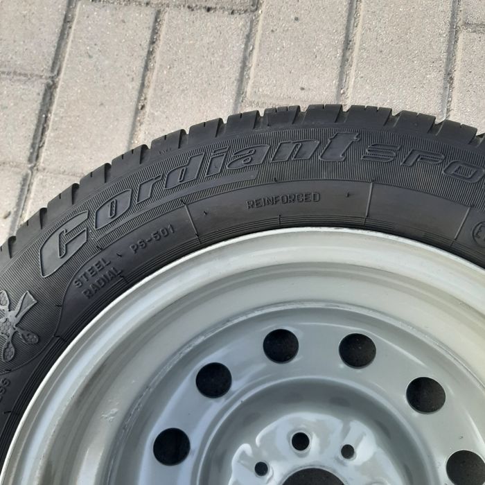 Продам летнию резину с диском r14  1шт