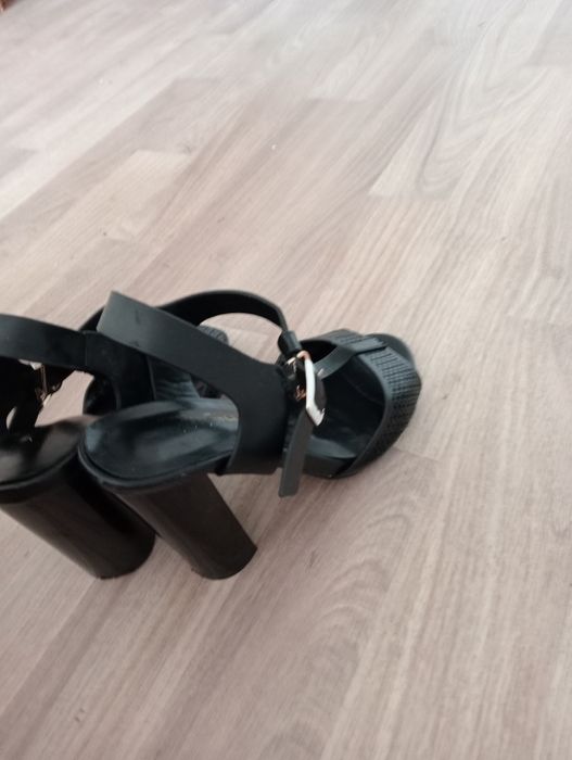 Продам каблуки недорого