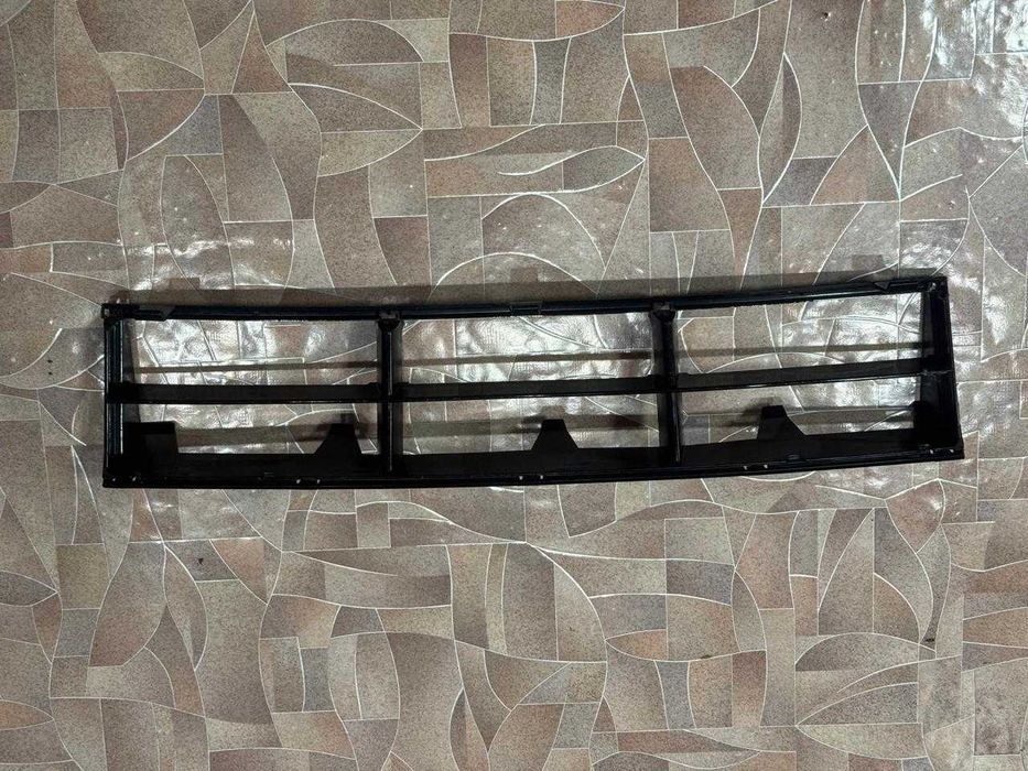 Решетка бампера от БМВ Е39 ДОРЕСТ.