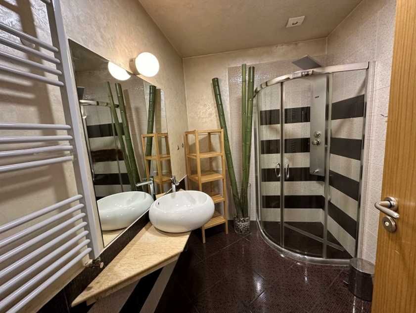 Дава се под наем Двустаен апартамент в София, Павлово - 85 кв.м за 850 € - Снимка #9