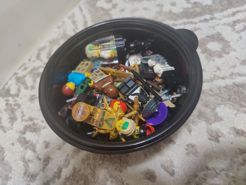 Продаю фигкур детали и и т
