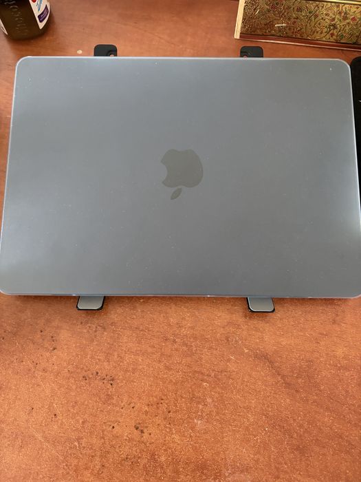 Mac book m2 air 16/256