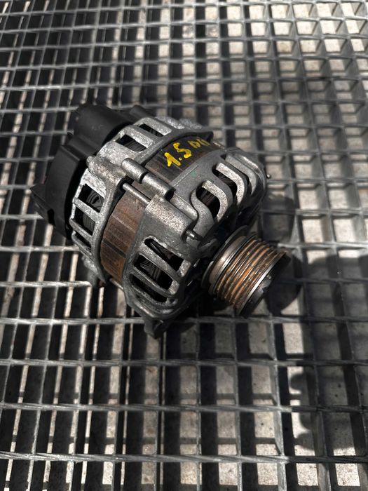 Alternator Renault Clio 4 1.5 DCI cod 231008918R an 2013 - 2017 Dacia Logan 2 Renault Megane 4