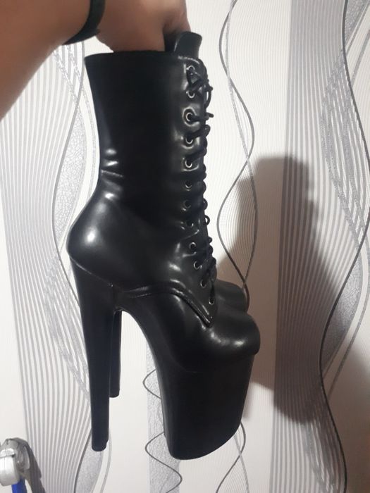 Стрипы, обувь для танцев