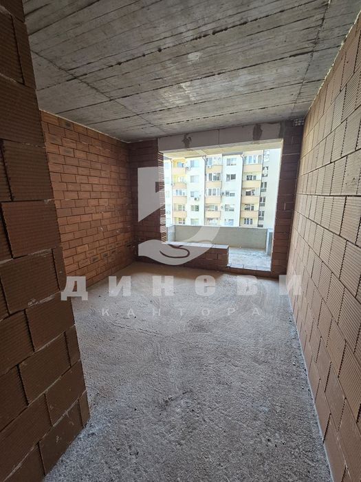 Продава ЕКСКЛУЗИВНО двустаен апартамент