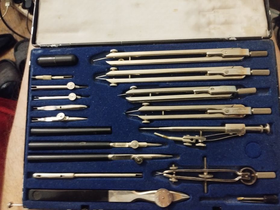 Trusa compas Richter