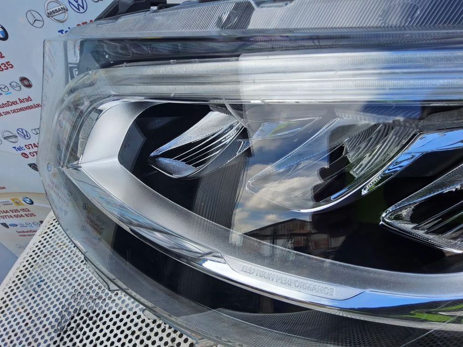 Far Led Mercedes Sprinter w907 far stânga led w910 Sprinter cod a9109067100 cu ureche rupta mic defect