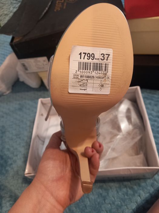 Продам туфли новые