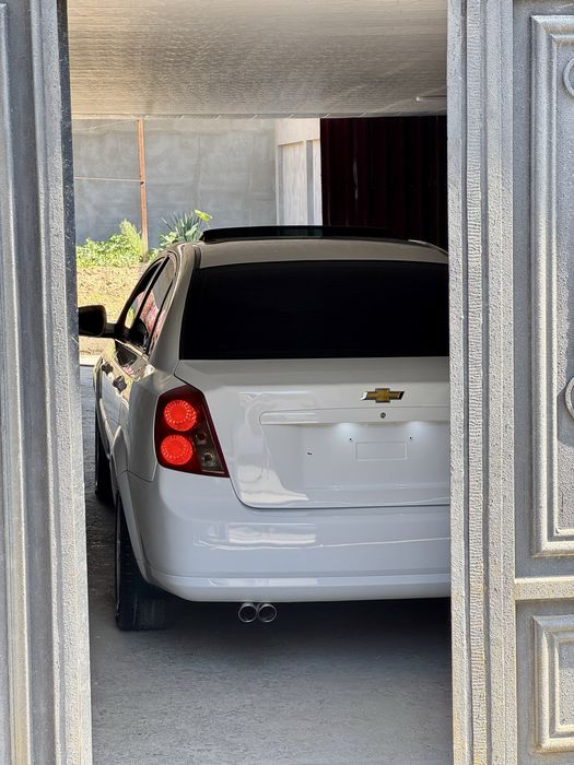 Lacetti 1.8  avtomat 2010