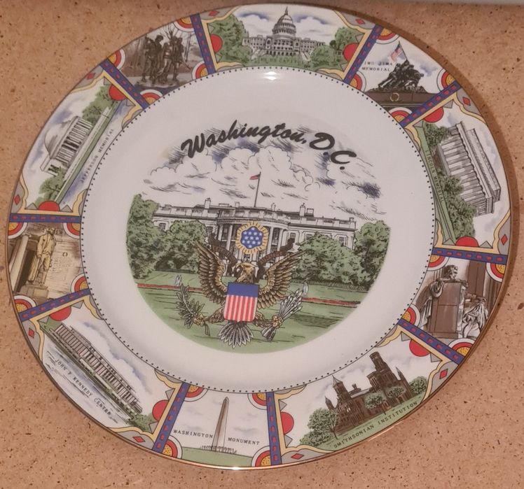 Сувениры разные в отличном состоянии