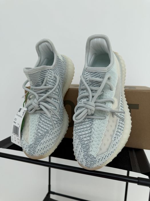 Adidasi yeezy 350