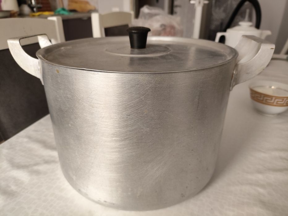 Кастрюля алюминиевая