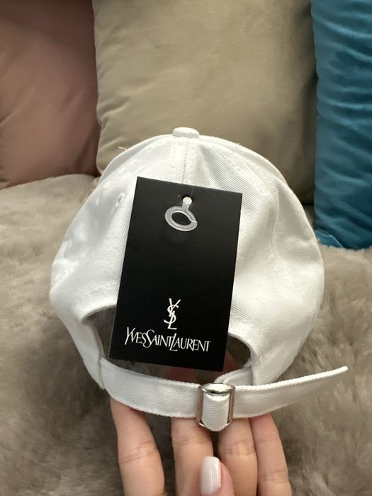 Sapca YSL noua alba cu auriu