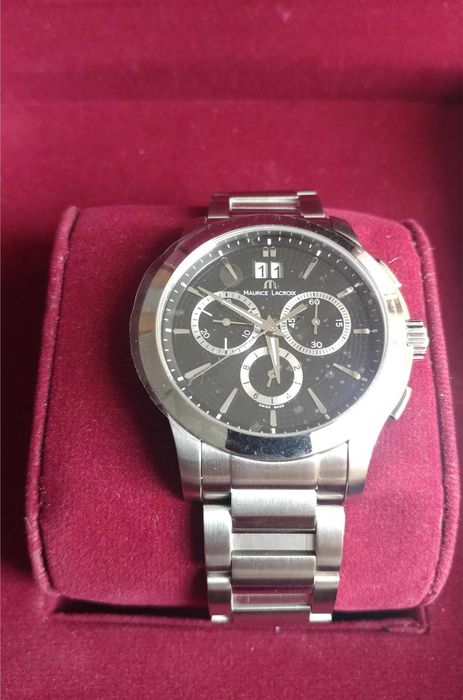 Продавам мъжки ръчен часовник Maurice Lacroix MI1077 ss002- 331