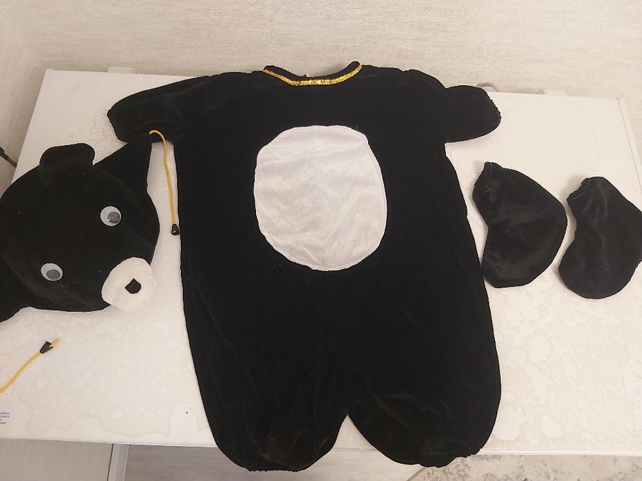 Продаю новогодний костюм медведя новый