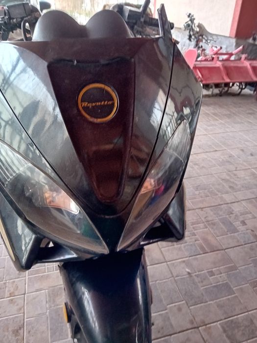 Vand sau schimb scuter 125cc