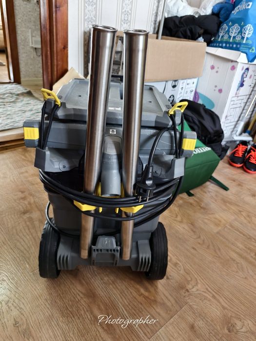 Профессиональный пылесос KARCHER