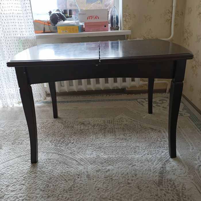 Стол для гостинной шикарного качества