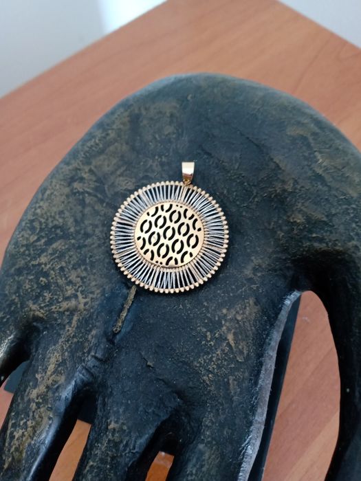 Pandantiv Cellini aur 18k.