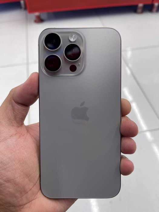 IPHONE 15 PRO MAX сотилади холати идеал 800$ Бухоро шахар