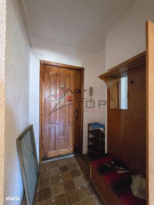 Mircea cel Batran , 2 camere decomandat, etaj intermediar, liber
