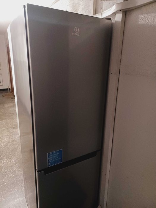 Combina frigorifica Indesit