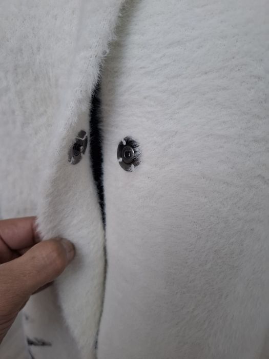 Продам пальто белое