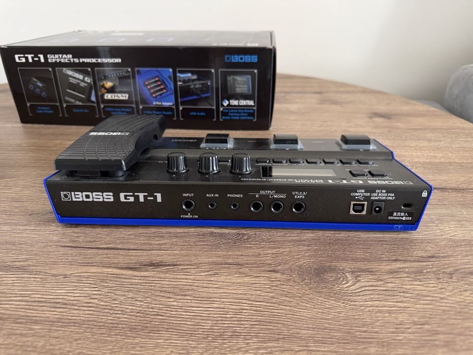 Гитарный процессор эффектов BOSS GT-1