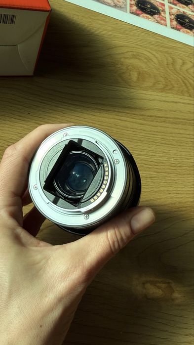 Два обектива за Sony