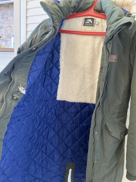 Куртки на девочку  разные по 5 тыс