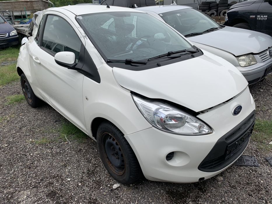НА ЧАСТИ! Ford KA 1.2 i 69 кс. бял като нова 2013 г. 2 бр.