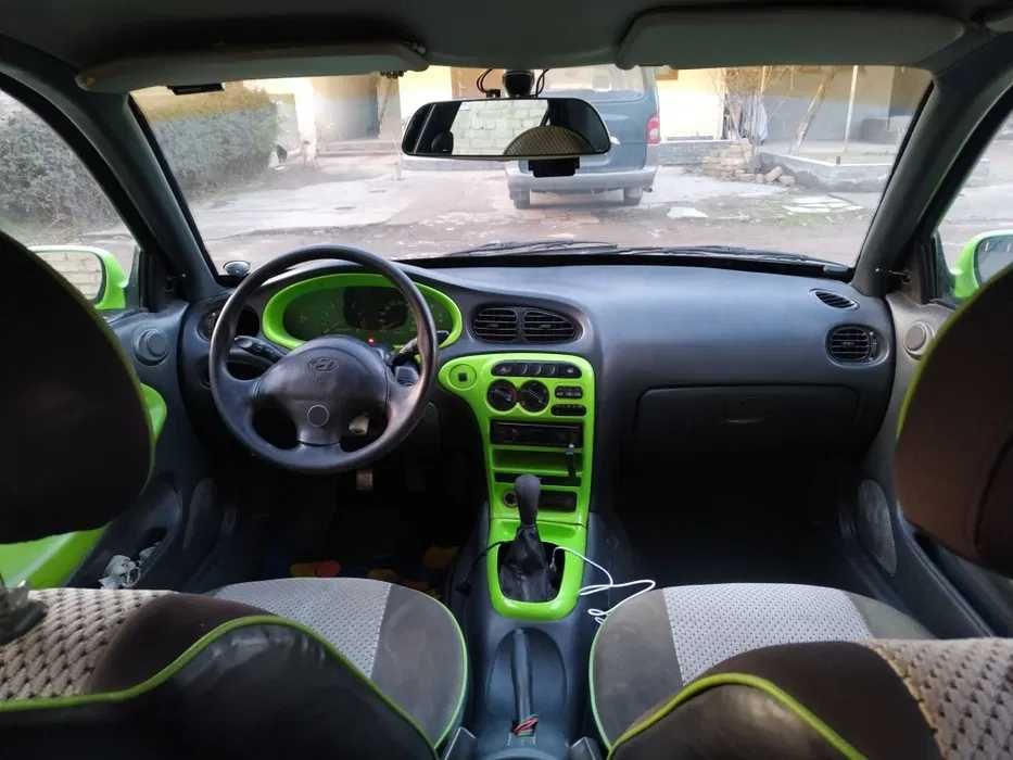 Hyundai Elantra 1996 — ishonchli va kuchli mashina sotiladi