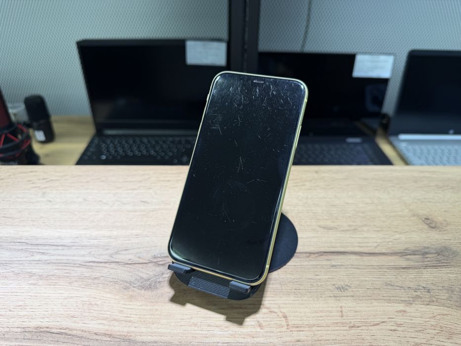 iPhone 11, 64 GB, желтый, АКБ74%, 2184/А10