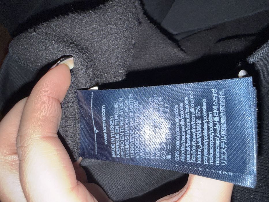 Tommy Hilfiger черен суичър с качулка – оригинален