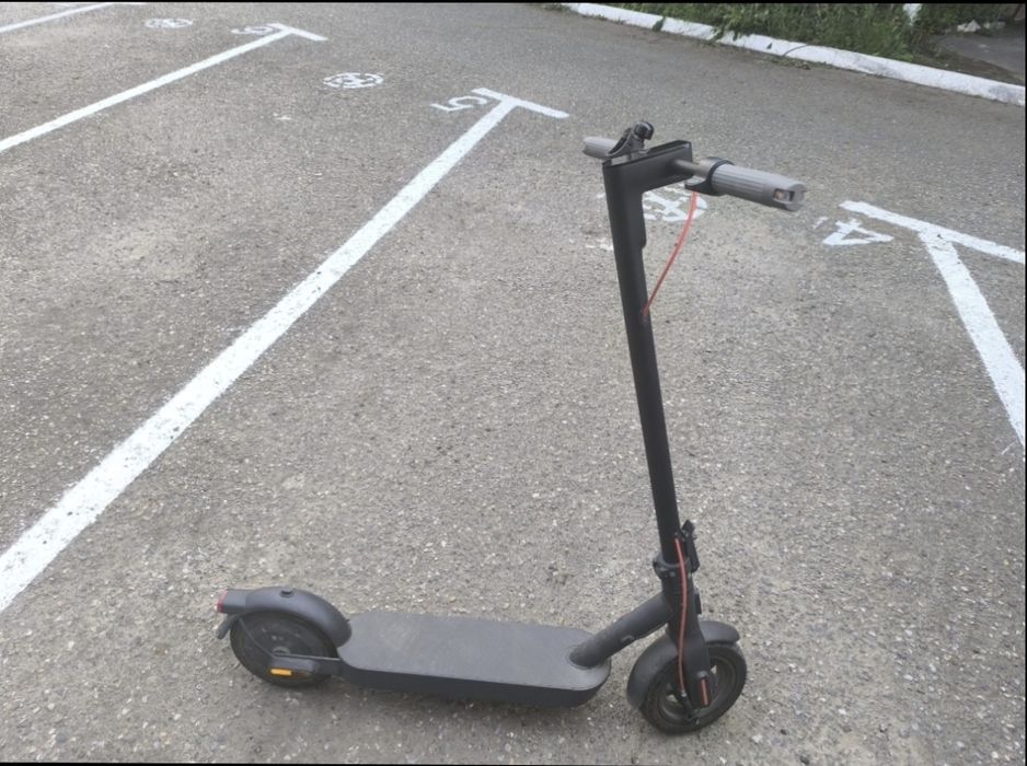 Vând trotinetă electrică Xiaomi Electric Scooter 4 Pro (2nd Gen)
