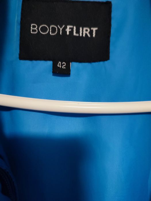 Geaca dama , lungime medie